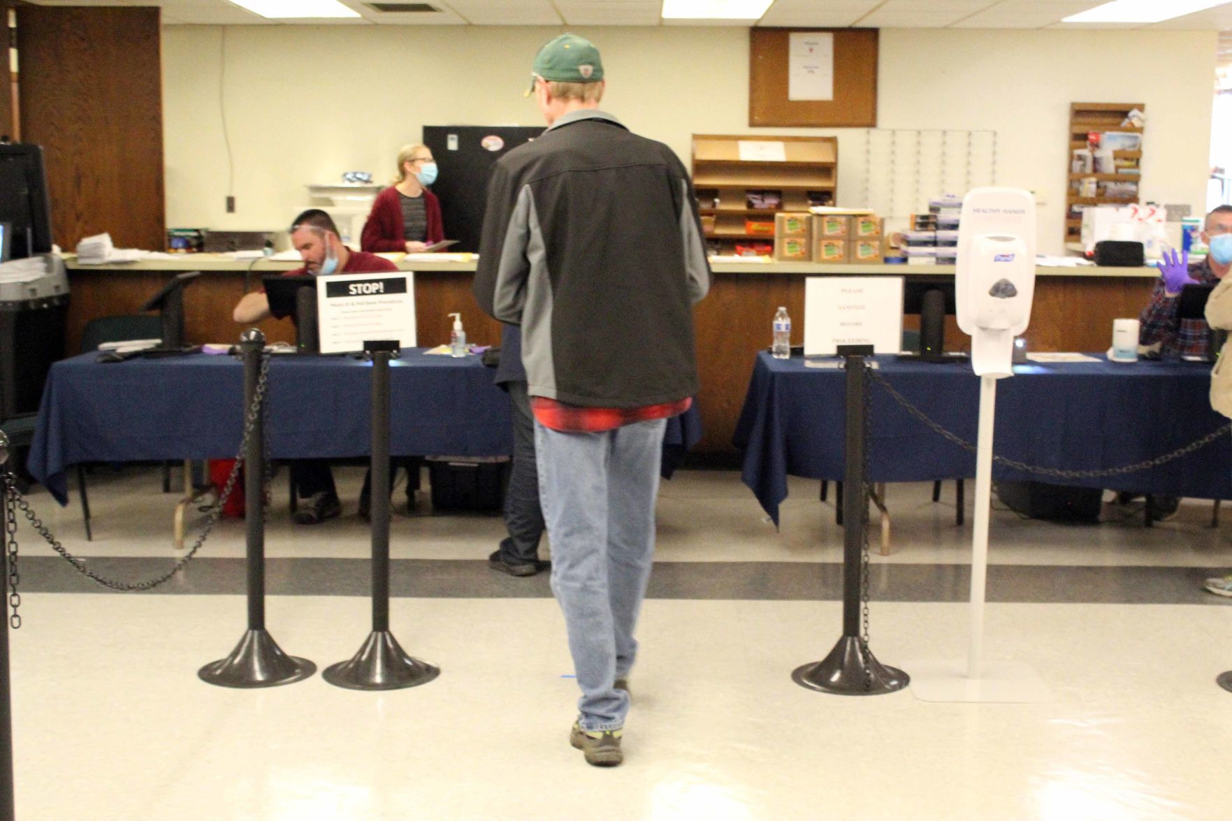 040920-reed-gallery-polls019.jpg